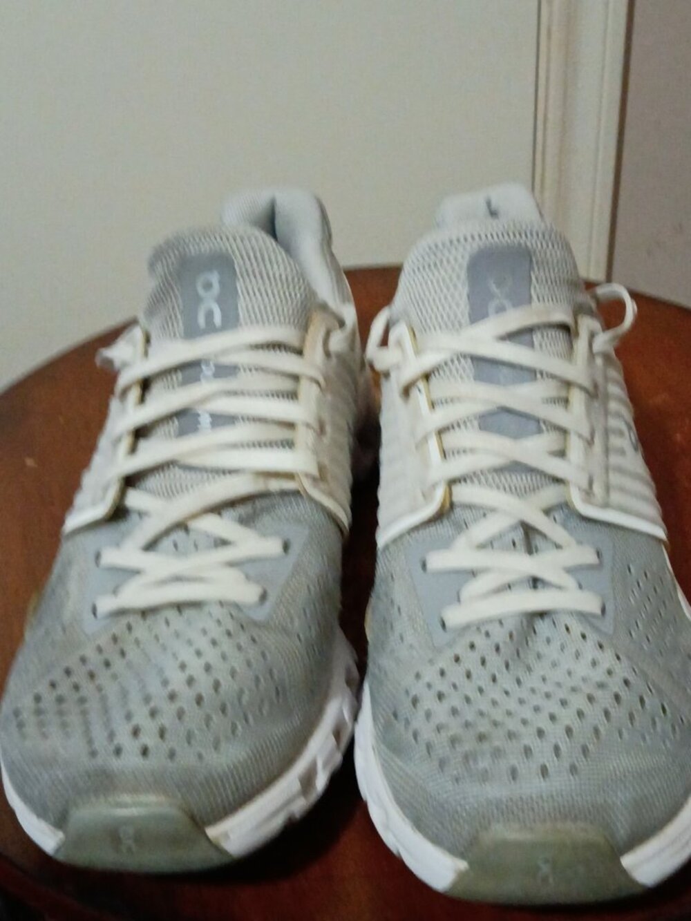 On Cloudswift Women's Sz 7.5 Grey White Cloudtec Running Walking Shoes 41.99579 - Picture 5 of 13